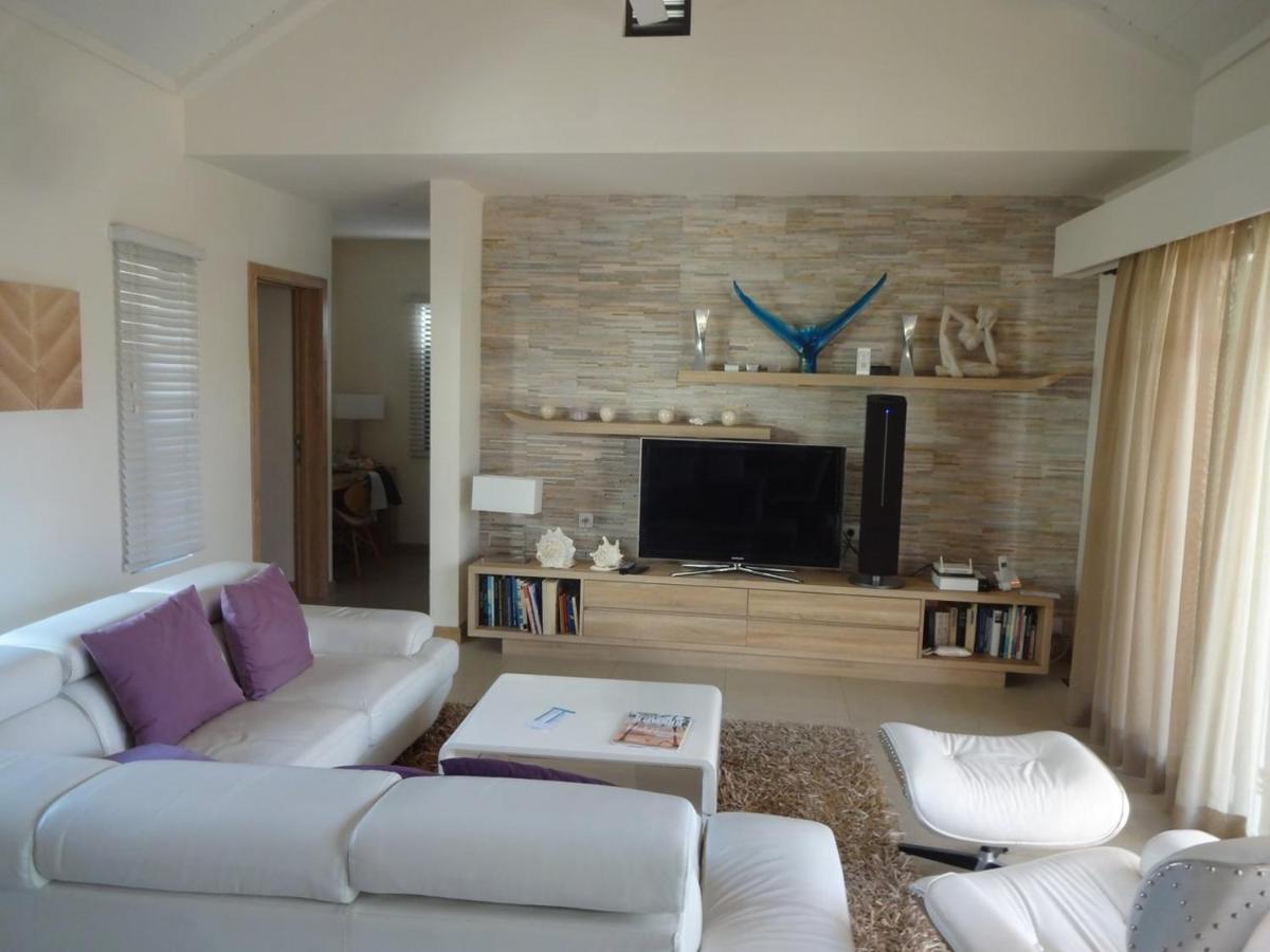 فيلة Clos Du Littoral By Fine & Country *